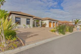 5 Bedroom Property for Sale in Deo Gracia Western Cape